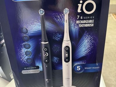 Brand new Oral-B iO Series 7 Rechargeable Toothbrush 2-Pack, Black Onyx & White Alabaster
