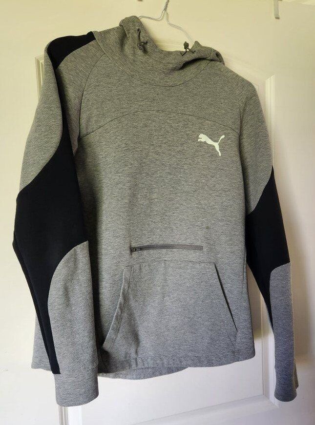 Athletic and stylish Puma hoodie grey or black