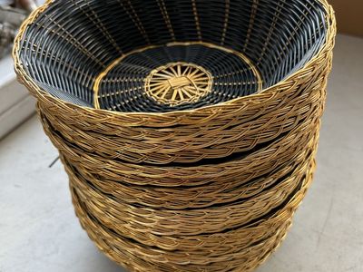 Lot Of 18 Gorgeous Vintage Korean Black & Gold Wire Basket Party Bowls Decoration