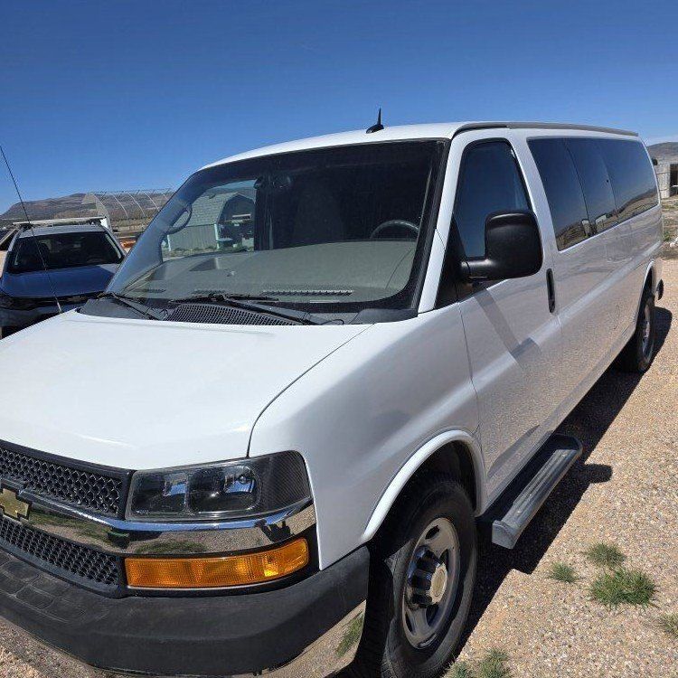 2013 CHEVROLET EXPRESS PASSENGER LT
