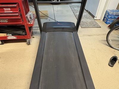 FREE MOTION TREADMILL