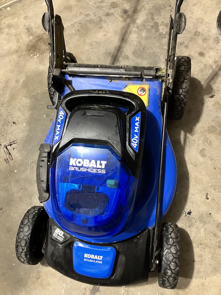 40 Volt lawnmower with battery operated weedeater