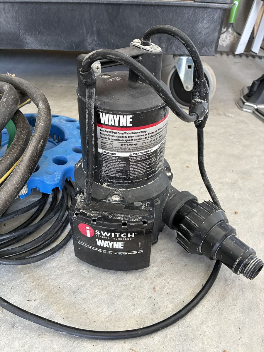 SUBMERSIBLE WAYNE PUMP