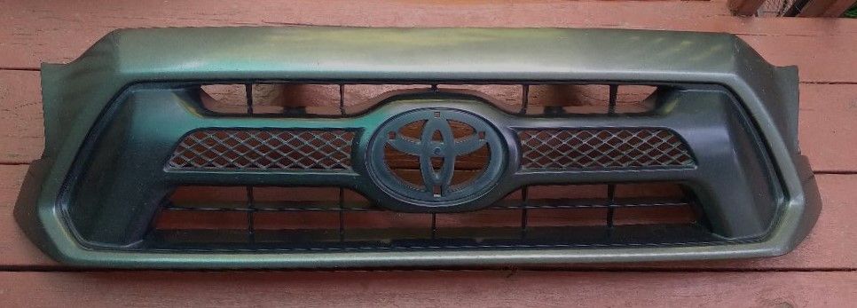 Toyota Tacoma painted grill