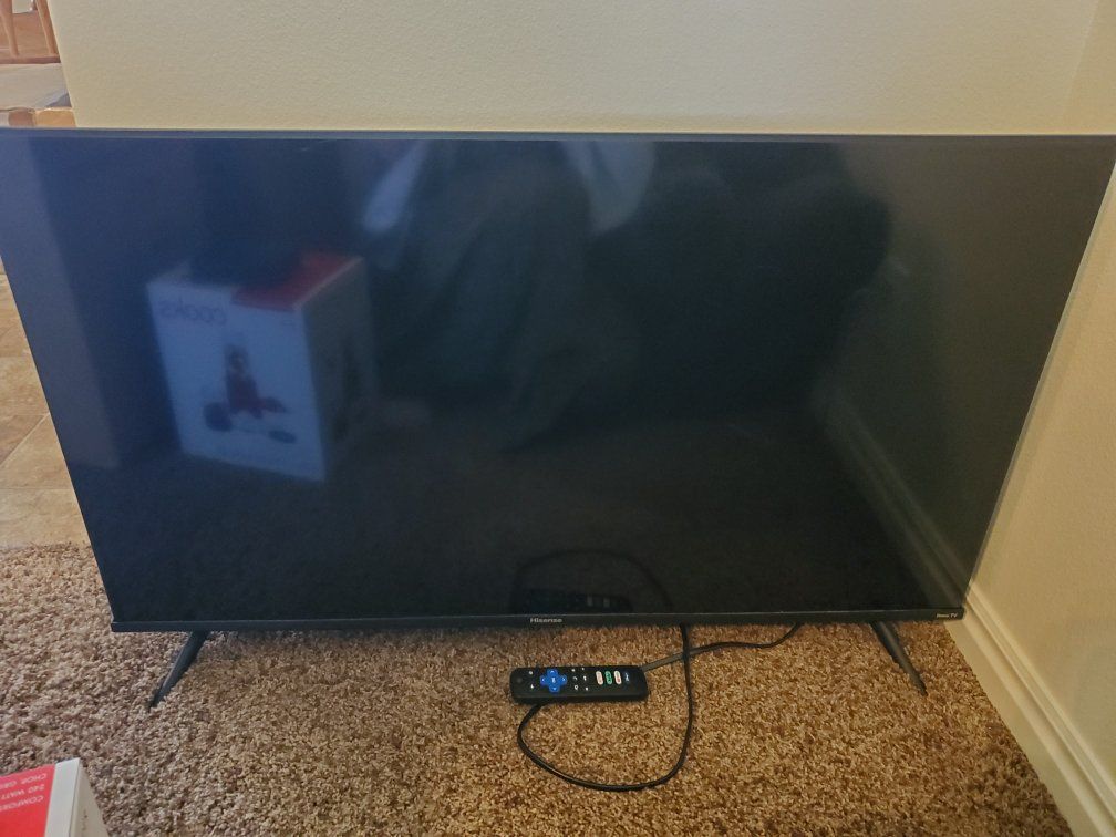 40" Hisense Flat Screen Smart TV