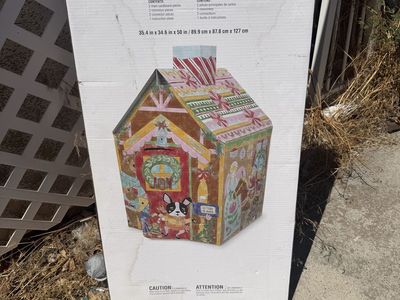 Cardboard Gingerbread House Playhouse Holiday Decoration 35.4 x 34.6 x 50 in