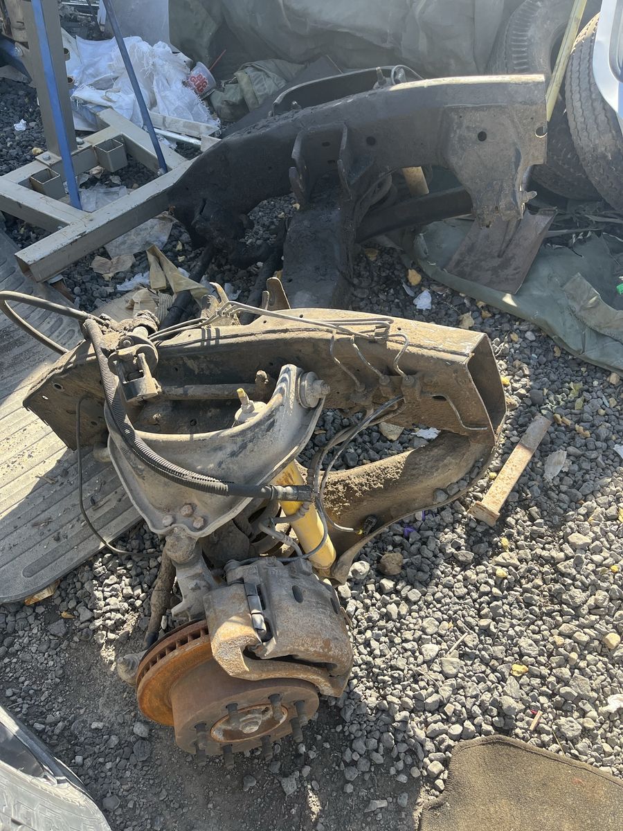 02 Dodge 3500 front End $250 Obo