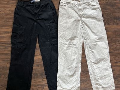 Old navy cargo/carpenter pants