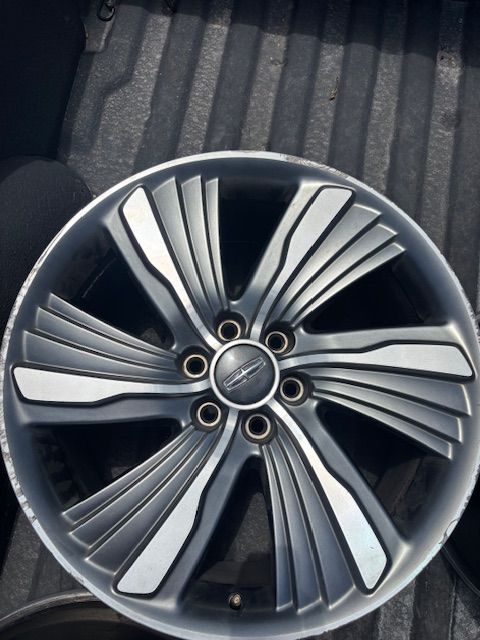 Main image 2