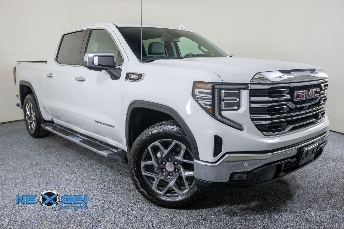 2025 GMC 1500 SLT