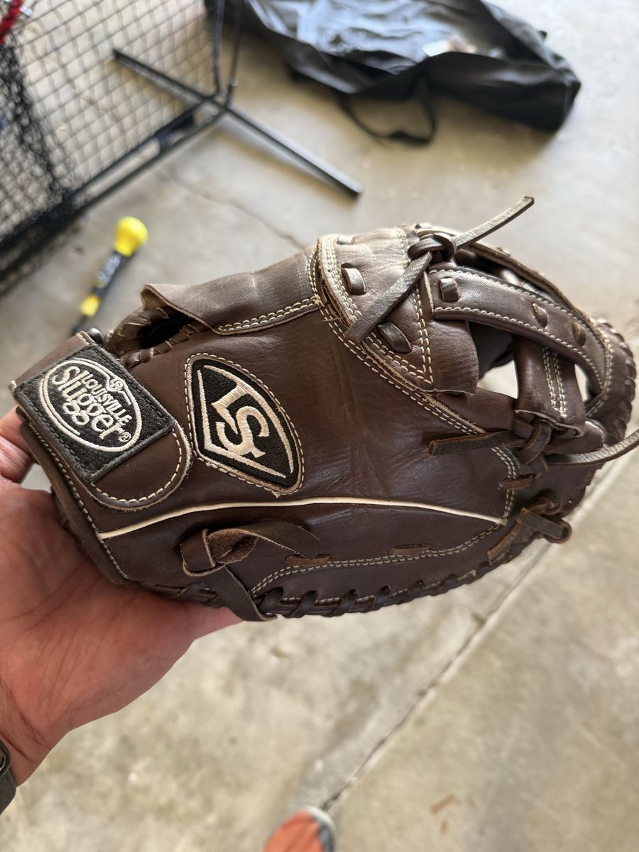 Louisville Slugger LXT Catchers Glove RH Throw Brown Leather - Softball
