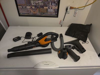 Worx 20V Leaf Blower and Accessories with a bad battery