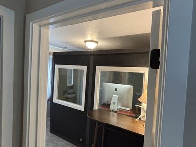 6' x 8' Credit Card/Cash, Pro Gretch-Ken Sound Audio Booth, GK Studio, Double Walls, Voiceover, VO, 3 windows, Ventilation Sys.