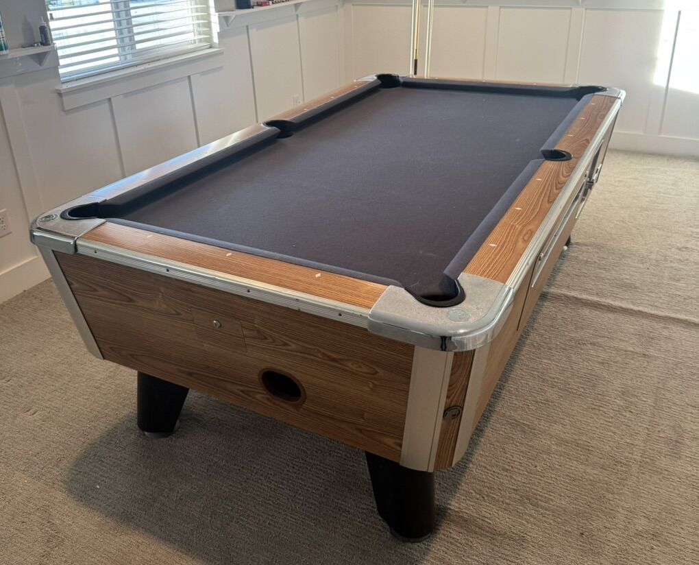 Valley Pool Table 7' Coin Operated Bar Tavern