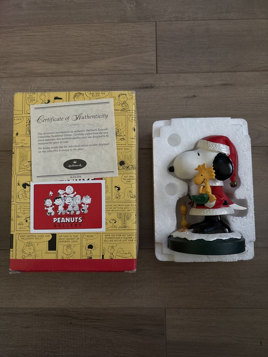 Hallmark Peanut Cracker