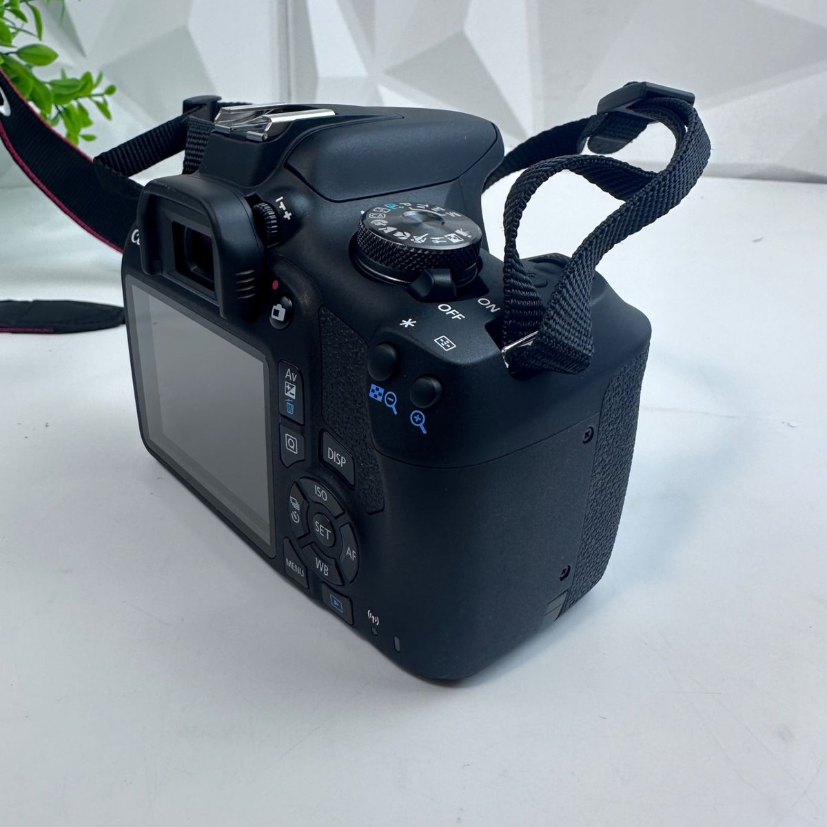 Main image 4