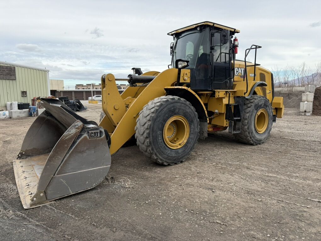 2020 Cat 950M Only 4100hrs Forks