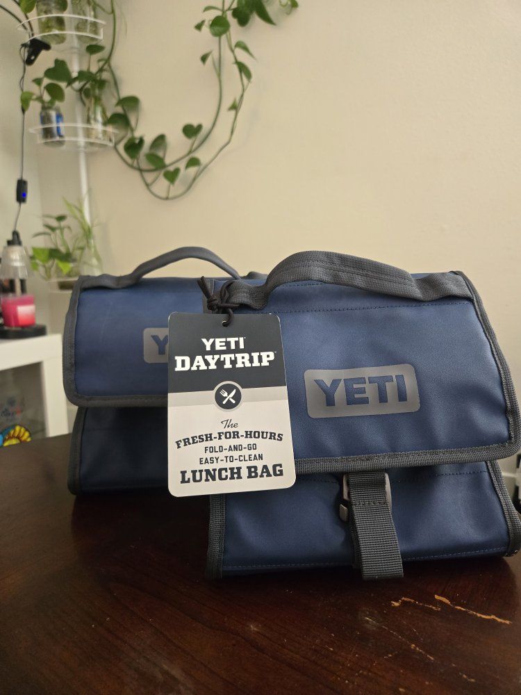 NEW YETI Daytrip Fold-and-Go Insulated Lunch Bag