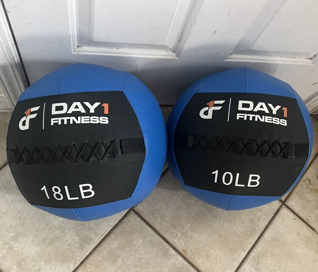 medicine balls Wall Balls Weighted balls