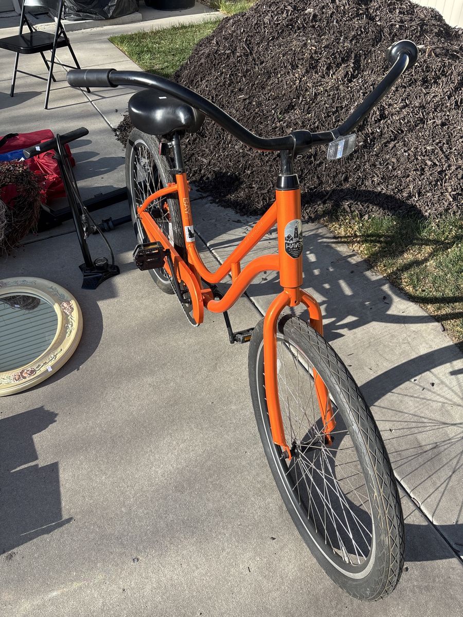 Haven bicycle co. Bike. New plus pump