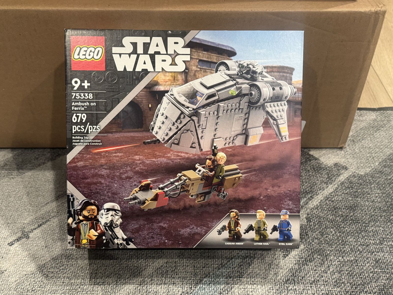 LEGO Star Wars Ambush on Ferrix 75338 (679 Pieces)