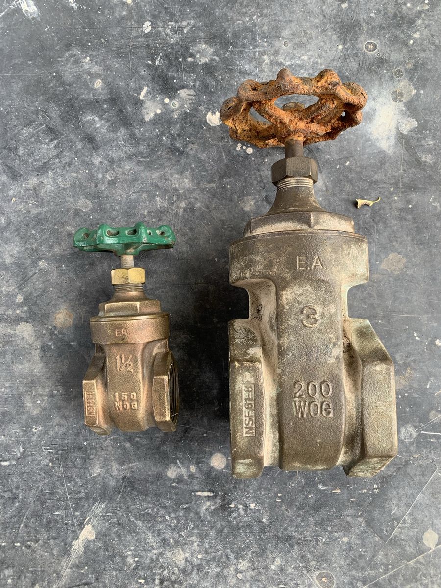 Brass gate valves