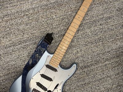 Fender Stratocaster - David Gilmour “The Red Strat” Partscaster Tribute