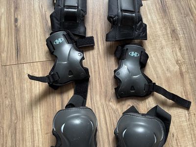 knee , elbow and wrist roller protective gear