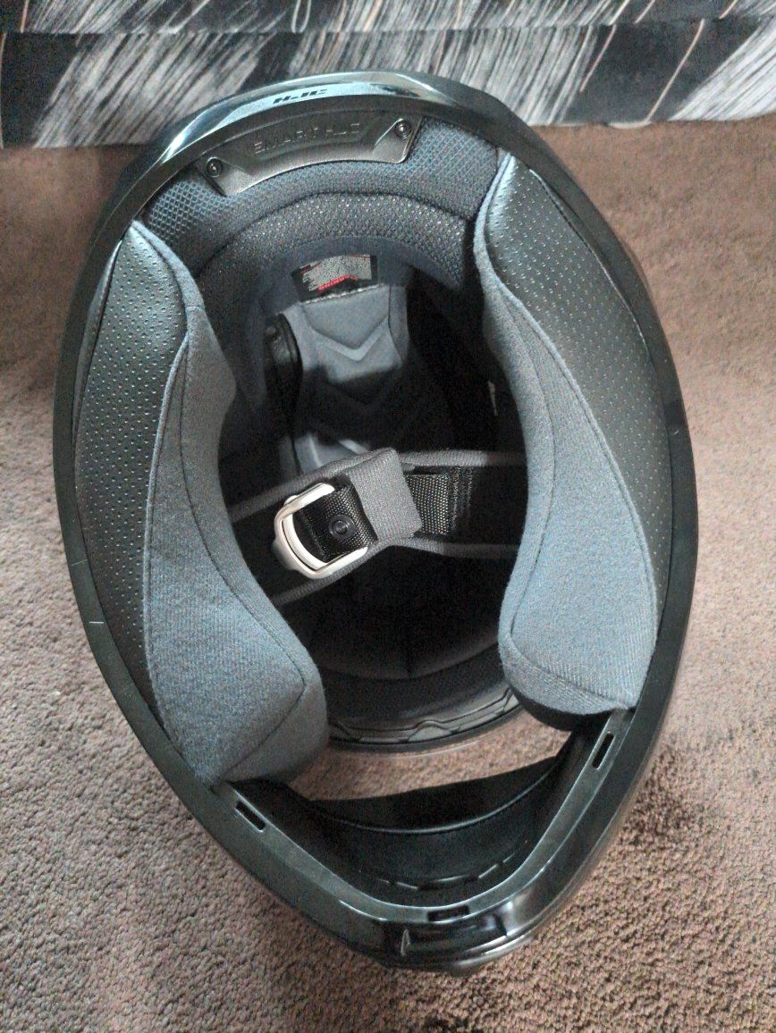 Main image 3