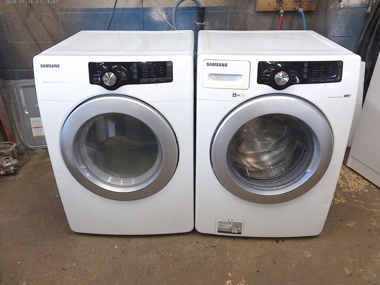 Samsung front load washrr with matched electric dryer