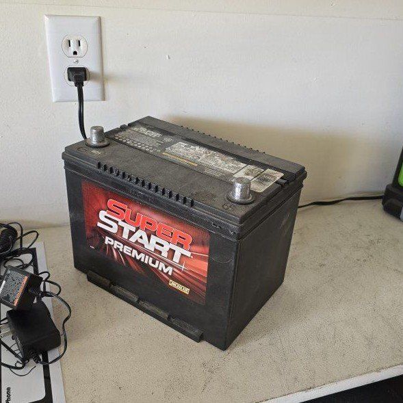 EVERSTART CAR BATTERY