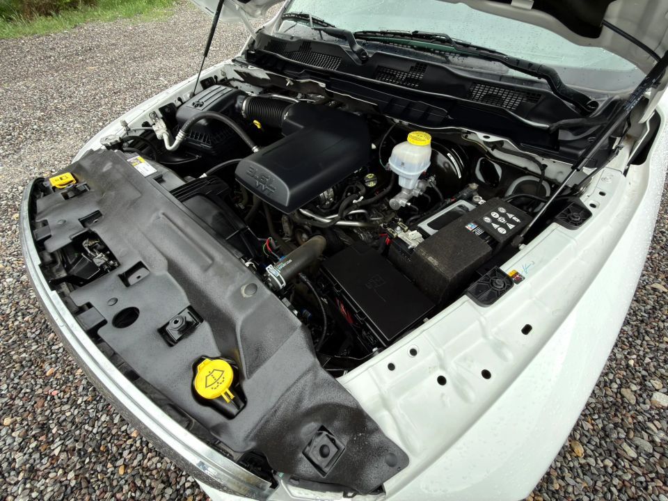 Main image 6