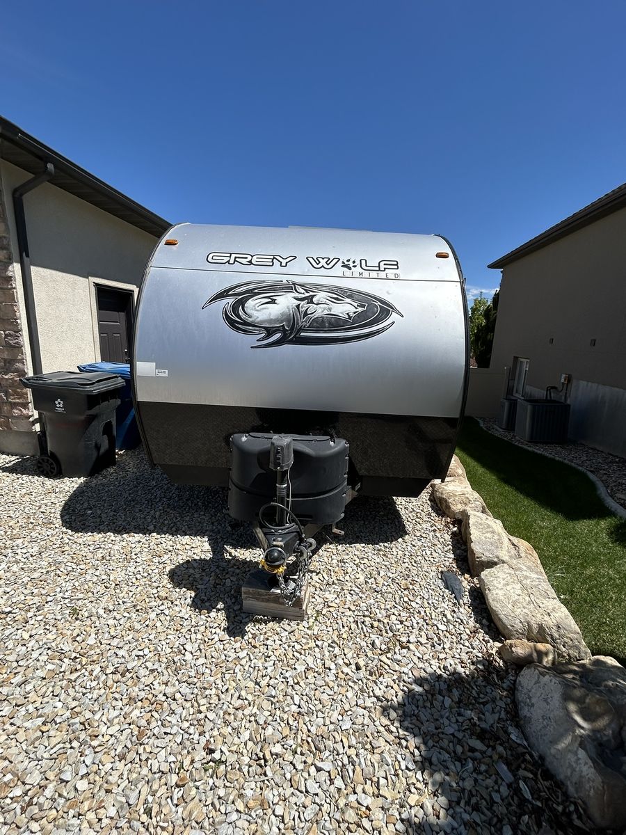 2022 Cherokee Grey Wolf 26DBH