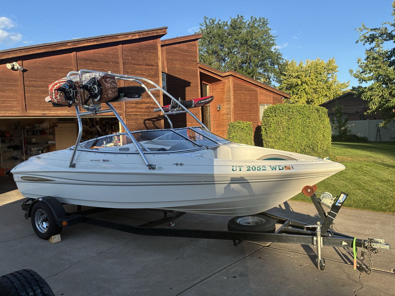 Super nice very clean boat