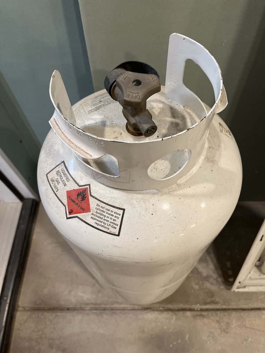 Standard White Propane Tank Gas Cylinder 