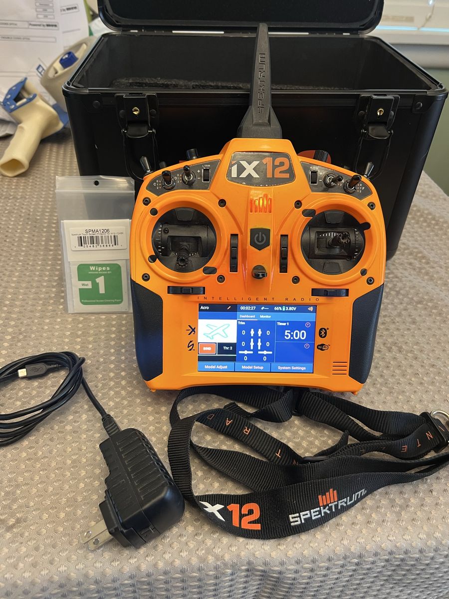 Spektrum iX12 12-Channel Intelligent Radio Transmitter with Case and Accessories