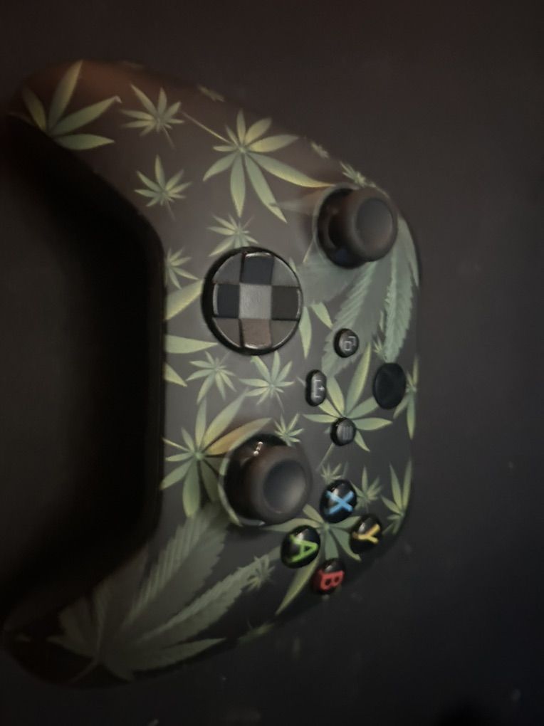 Cannabis leaf controller with Strike Pack