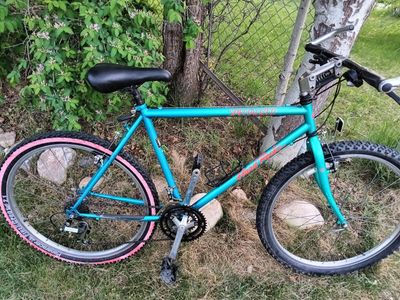 Vintage Hard Rock Sport