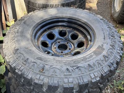 35x12.50r17 Tire