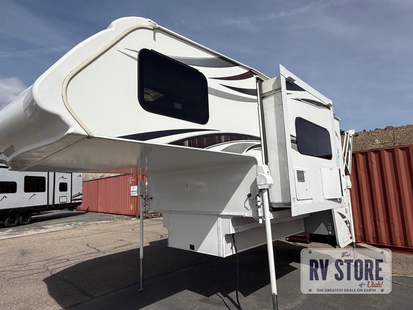 2018 Lance Lance 1062 TRUCK CAMPER, BED CAMPER, LANCE