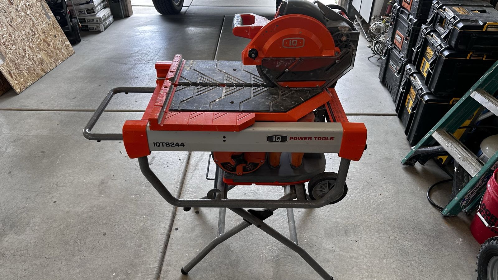 iQTS244 10” Dustless Dry Tile Saw