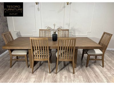 MODERN OAK DINING SET WE OFFER DELIVERY