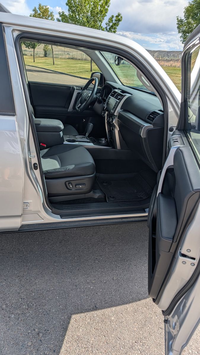 Main image 6