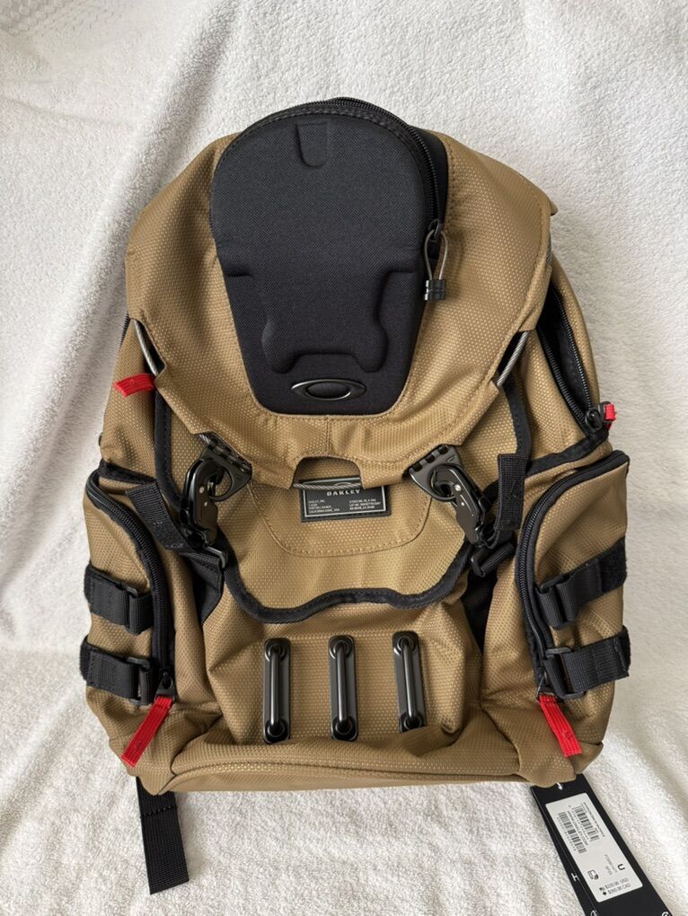 OAKLEY BATHROOM SINK RC BACKPACK COYOTE ** NEW **