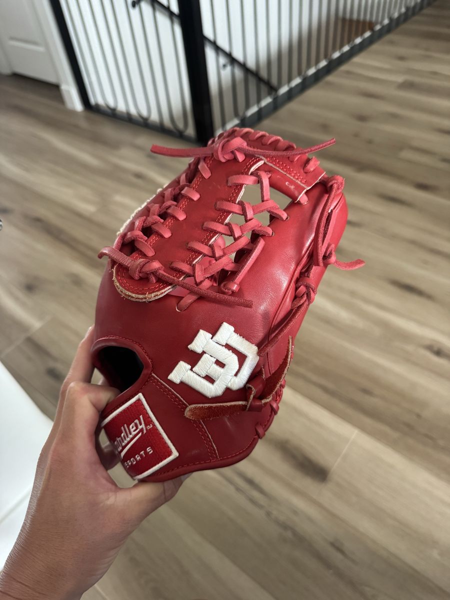 Yardley baseball glove