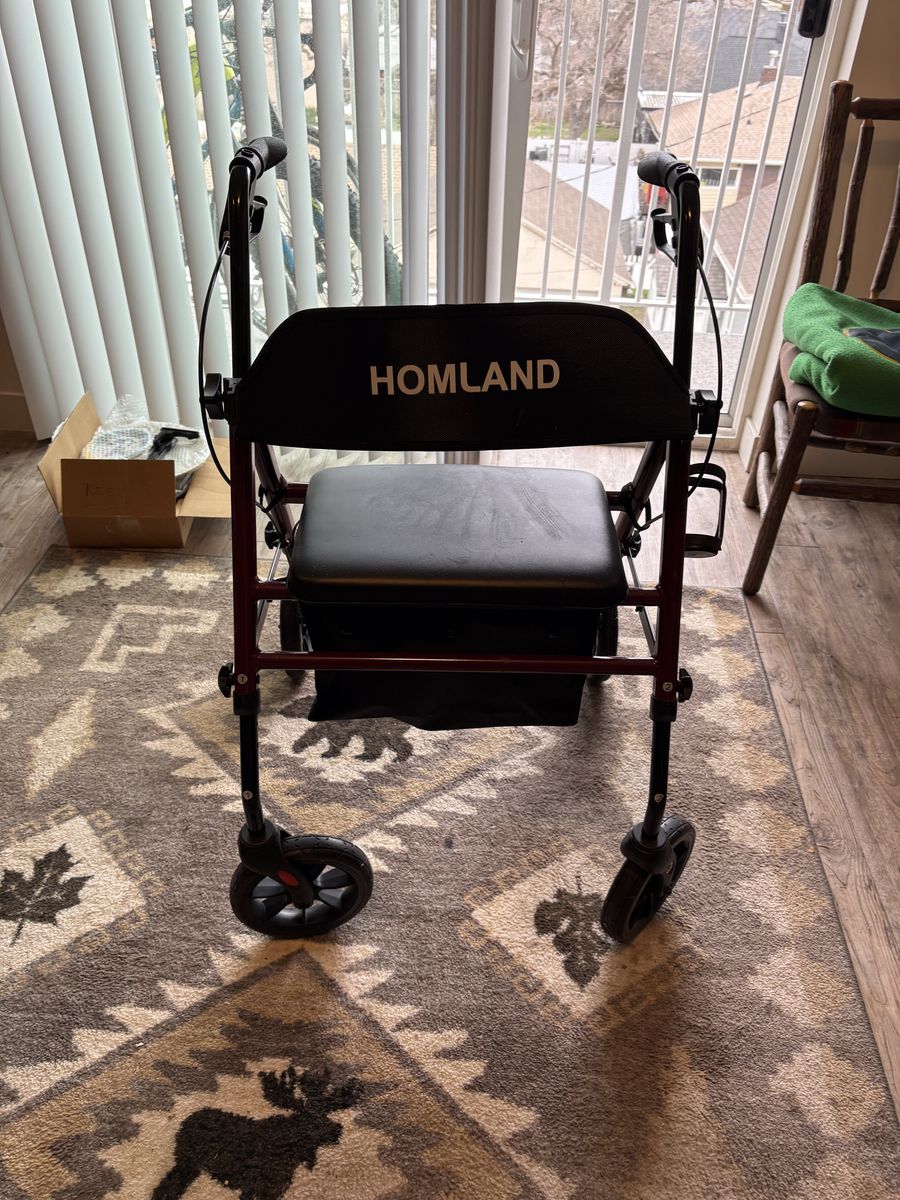 Homland Foldable Walker/ rollator With Seat