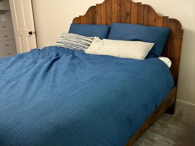 Sundance Beautiful Brown Wooden Headboard – Great Condition