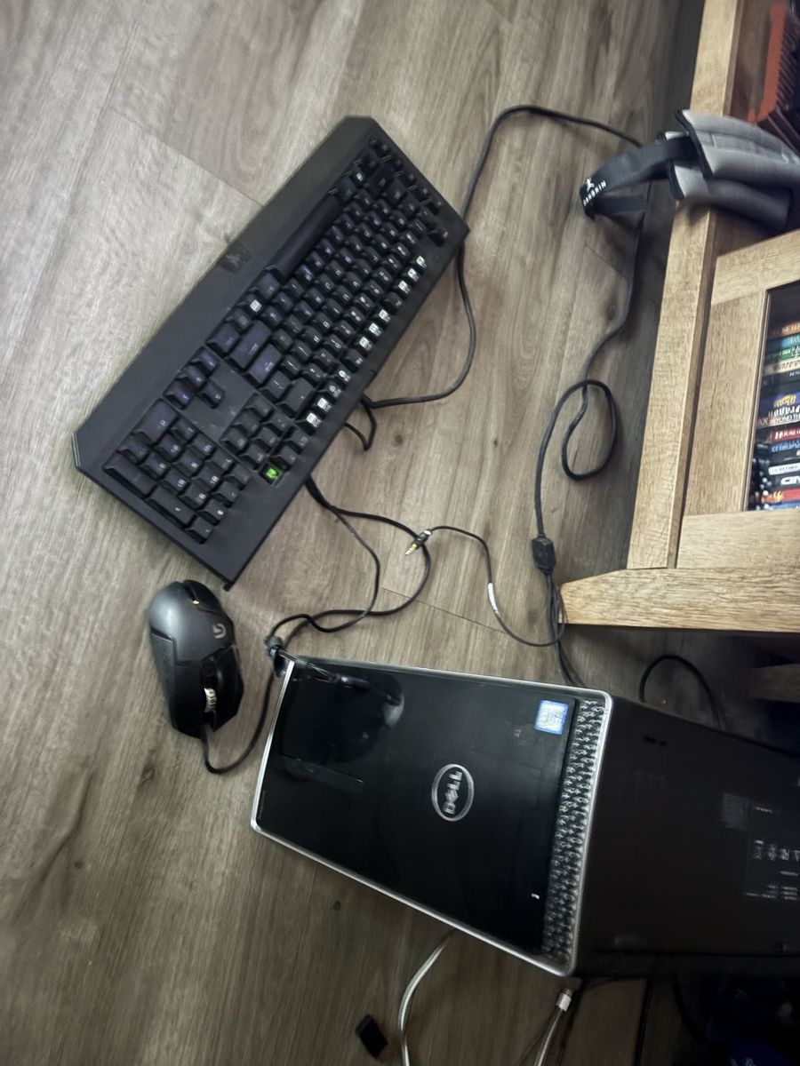 Dell Desktop PC with Intel Core i7 and Gaming Peripherals - Used Condition