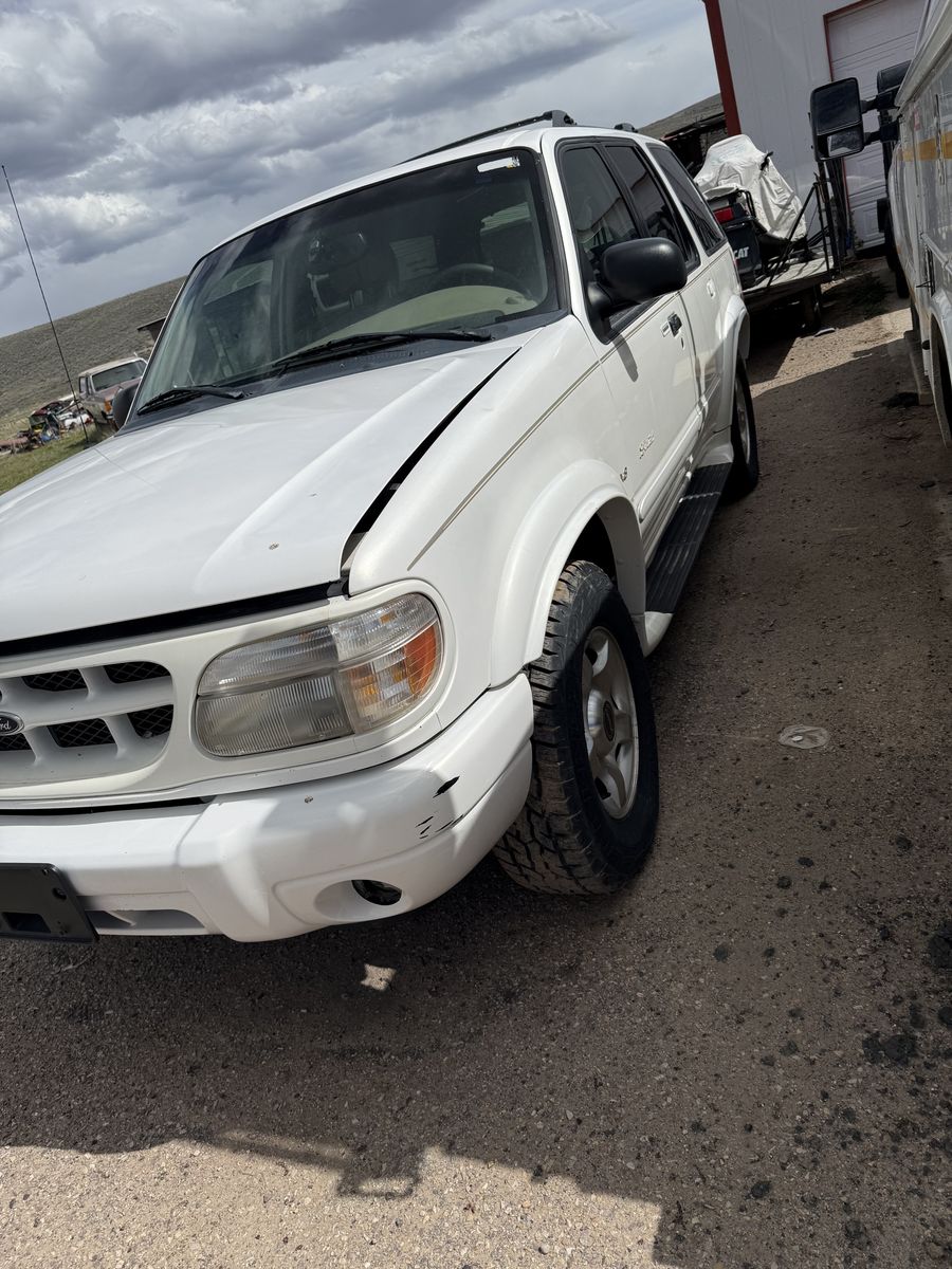 2000 Ford Explorer Limited