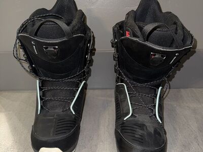 Salomon Malamute Mens 9 (Brand New)